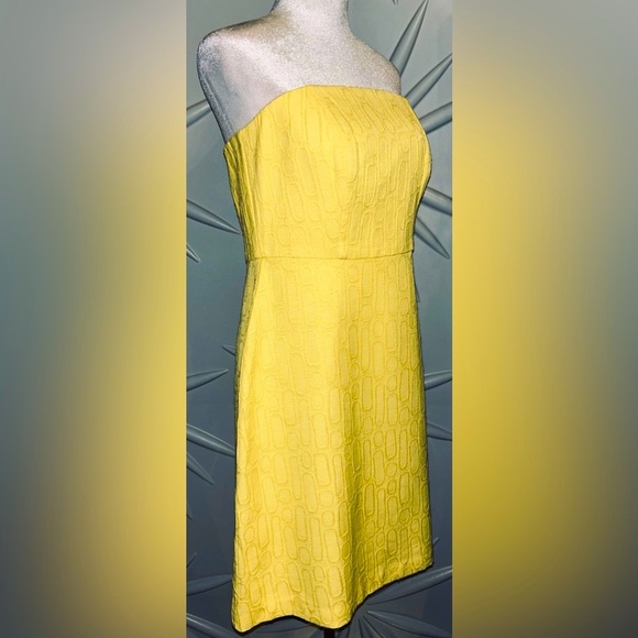 EUC The Limited SZ 8 yellow strapless dress w/geometric tone on tone print - Picture 5 of 8